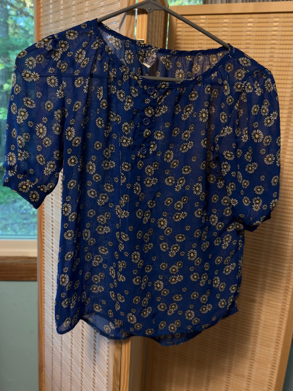American Eagle Outfitters Navy Blue Daisy-Print Puff Sleeve Top